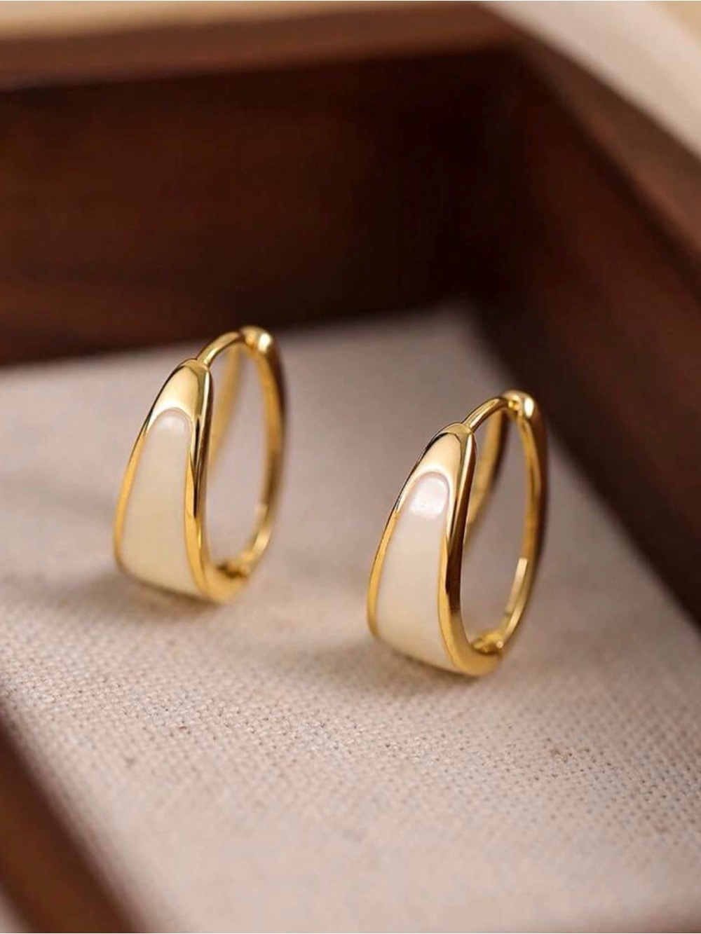 🆕🌙Gold & Cream Hoop Earrings